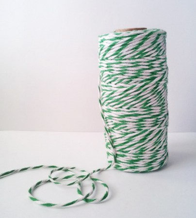 Шнур двуцветный хлопковый (шпагат), 2 мм, белый с зеленым, 1 ярд (90 см), Фабрика Декора, купить - БлагоЛис