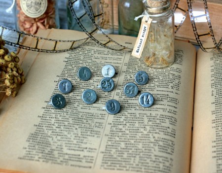 Набор металлических брадсов "Номера", 10 штук, потертая сталь, Аналог Tim Holtz, купить - БлагоЛис