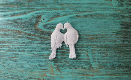 Фигурка из пластика Влюбленные голуби, 4 х 5,5 см, купить - БлагоЛис