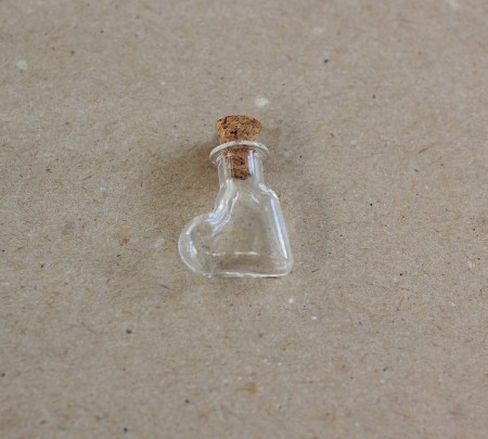 Стеклянная бутылочка с пробкой в форме сапожка, 3 см, купить - БлагоЛис
